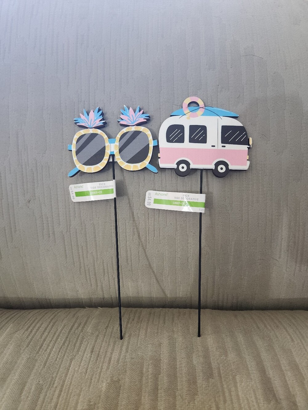 🎉 NWT Summer Themed Garden Decor